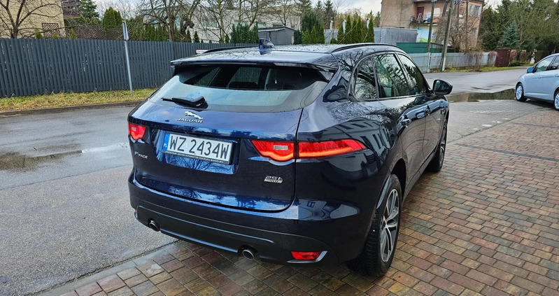 Jaguar F-Pace cena 92900 przebieg: 195000, rok produkcji 2017 z Gostyń małe 781